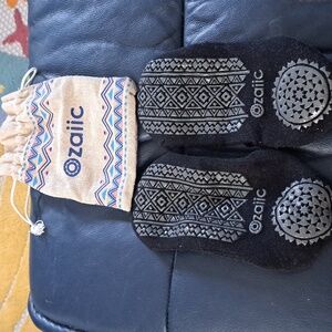 OZAIIC— Grip Socks (Pilates/Barre Socks)